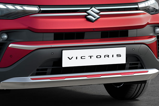 Front Upper Dark Chrome Garnish | Victoris